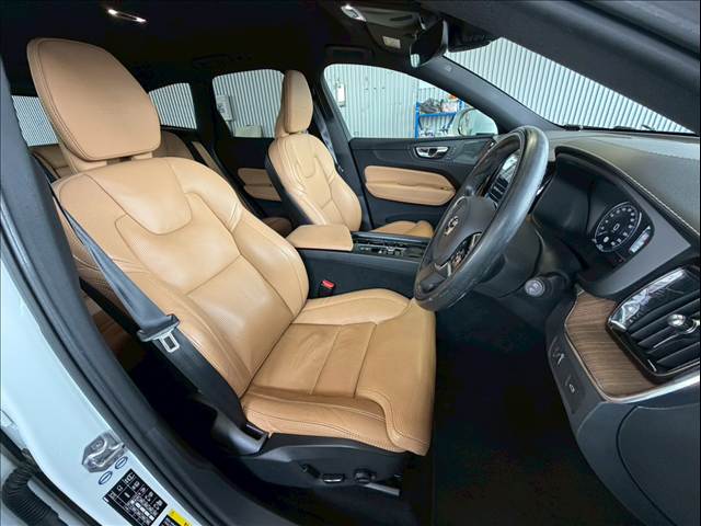 XC60D4 AWD Inscription 内装他