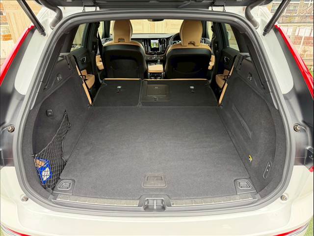 ボルボ XC60の画像18