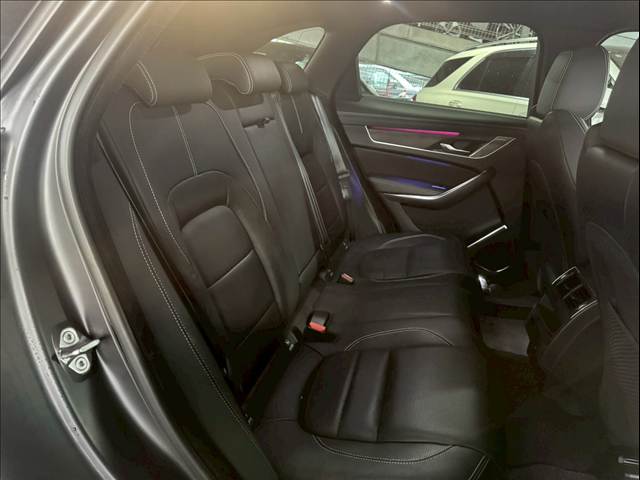 ジャガー&nbsp;F-PACEの画像7