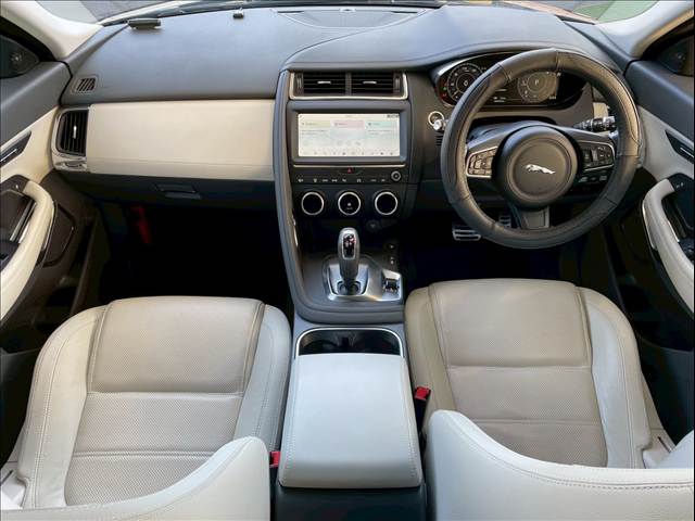 ジャガー E-PACEの画像3