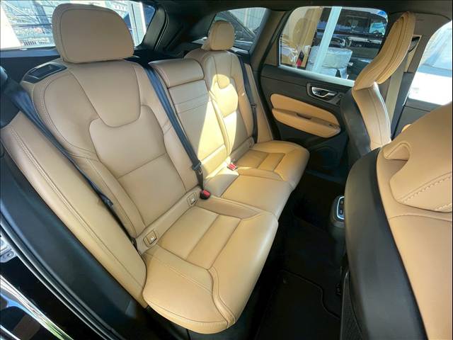 XC60□B5 AWD Inscription 内装他