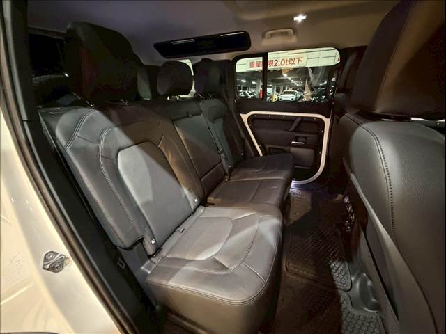 DEFENDER110S D300 内装他