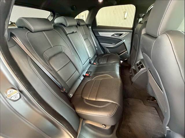 ジャガー F-PACEの画像6