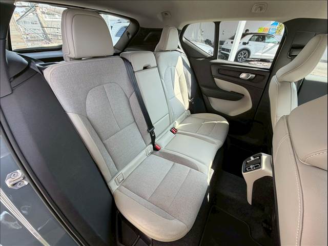 XC40□T4 Momentum 内装他