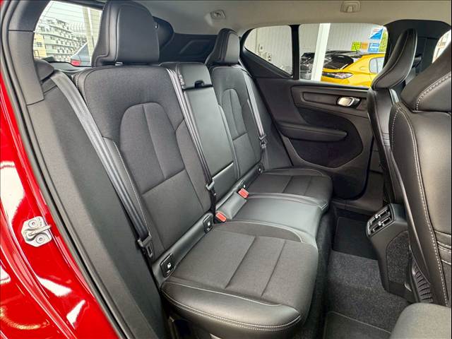 XC40T4 Momentum 内装他