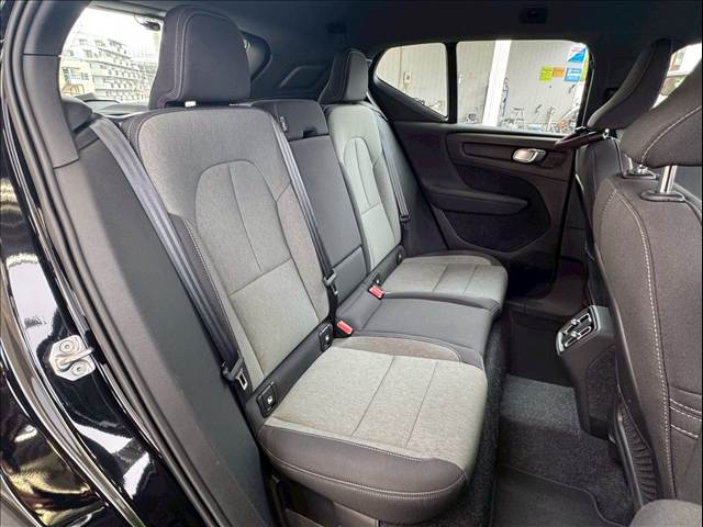 XC40B4 Momentum 内装他