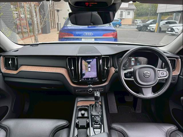 XC60□D4 AWD Inscription 内装他