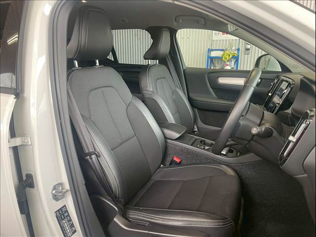 XC40□T4 Momentum 内装他