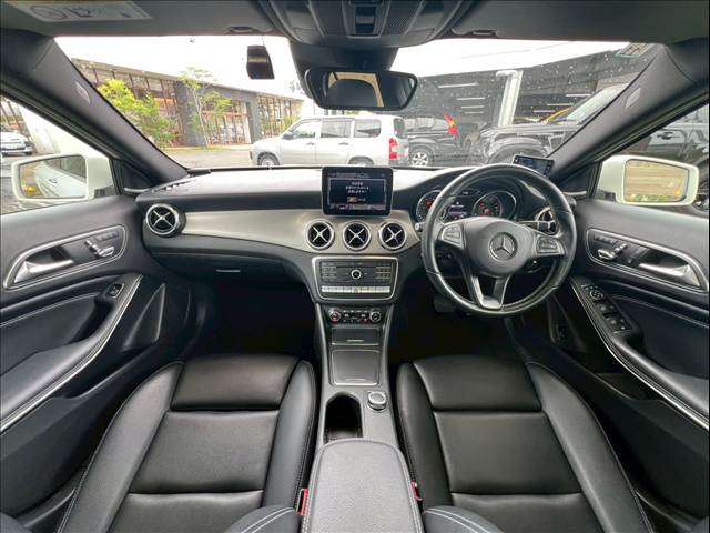 GLA-CLASS□GLA 220 4MATIC プレミアムパッケージ 内装他