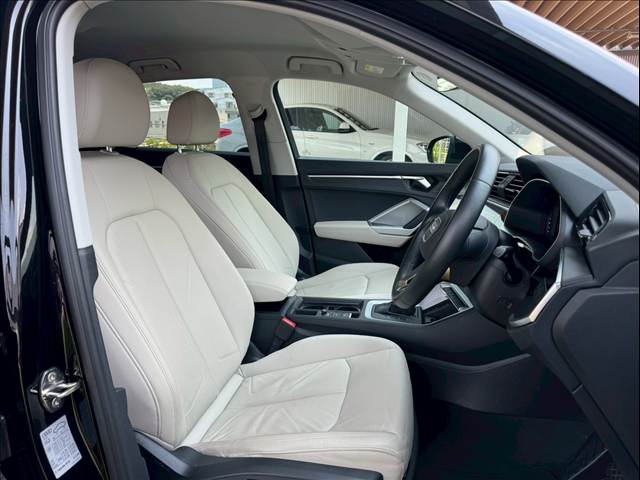 Q3□35 TDI quattro advanced 内装他