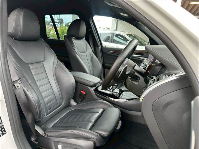 X3ｘＤｒｉｖｅ　２０ｄ　Ｍスポーツ　後期型モデル／ＡｐｐｌｅＣａｒＰｌａｙ／シートヒーター／パワーシート／パワーバックドア／全方位カメラ／フルセグＴＶ／アダプティブクルーズコントロール／ヘッドアップディスプレイ／デジタルメーター／黒革 内装他