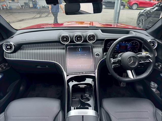 GLC-CLASSＧＬＣ２２０ｄ　４マチック　ＡＭＧラインパッケージ　パノラミックスライディングルーフ／レザーエクスクルーシブＰＫＧ／ドライバーズＰＫＧ／レーダーセーフティＰＫＧ／Ｂｕｒｍｅｓｔｅｒサウンド／シートヒーター／パワーシート／パワーバックドア／全方位カメラ 内装他