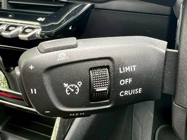 208アリュール 現行モデル/AppleCarPlay/レーダークルーズコントロール/全周囲カメラ/クリアランスソナー/パドルシフト/レーンキープアシスト/純正16インチアルミ/LEDヘッドライト/ETC 内装他