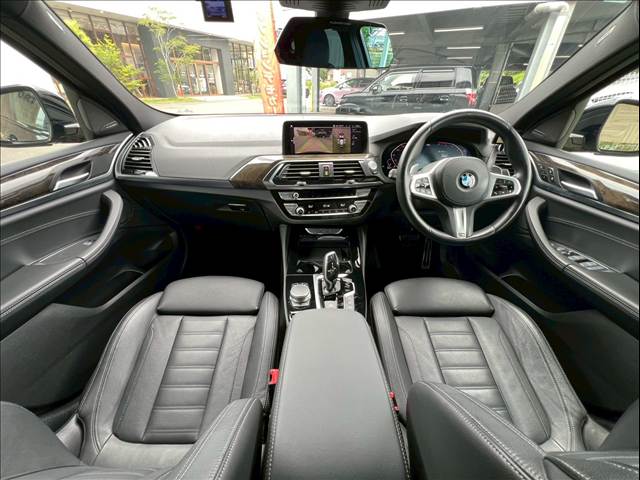 BMWX4ｘＤｒｉｖｅ　２０ｄ　Ｍスポーツ　セレクトＰＫＧ／ＡｐｐｌｅＣａｒＰｌａｙ／ハーマンカードン／サンルーフ／全周囲カメラ／電動リアゲート／レーダークルーズコントロール／前後席シートヒーター／メモリー付パワーシート／パドルシフト 内装他