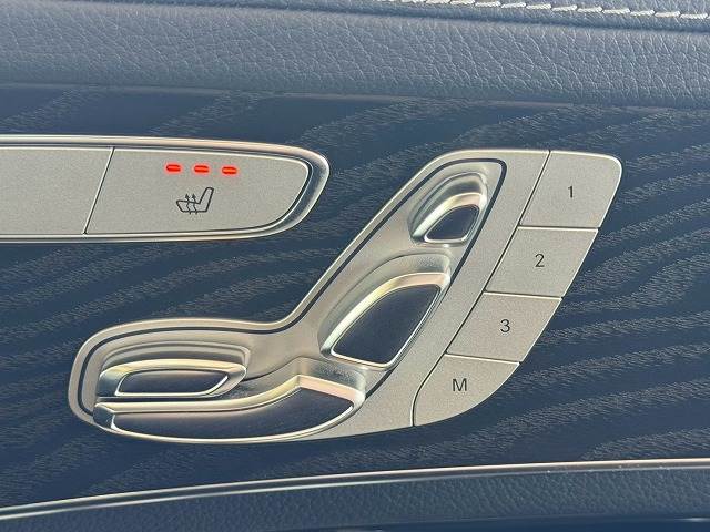 GLC-CLASSGLC220d 4マチック AMGライン パノラミックスライディングルーフ/エアサスペンション/全周囲カメラ/電動トランク/シートヒーター/メモリー付きパワーシート/アクティブクルーズコントロール/ブラインドスポットモニター/パドルシフト 内装他