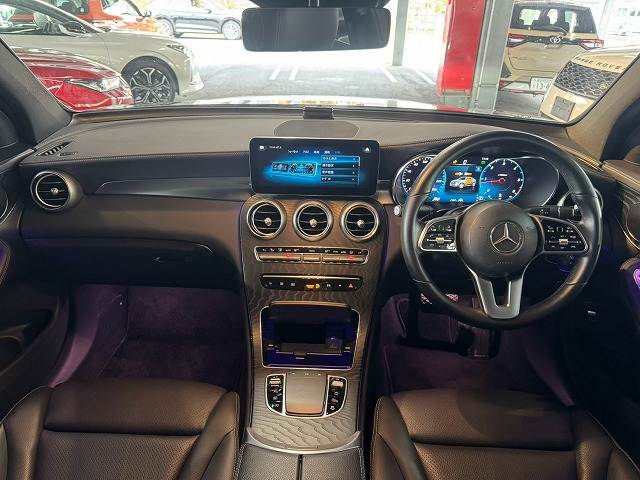 メルセデス・ベンツGLC-CLASS CoupeＧＬＣ２２０ｄ　４マチック　クーペスポーツラインＥＤ　サンルーフ／全周囲カメラ／シートヒーター／電動リアゲート／ブラインドスポットモニター／メモリー付パワーシート／ワイヤレス充電／アクティブクルーズコントロール／１２．３インチコックピットディスプレイ 内装他