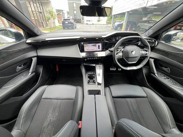プジョー408GT AppleCarPlay/全周囲カメラ/ハンズフリーテールゲート/ステアリングヒーター/シートヒーター/アクティブクルーズコントロール/ワイヤレス充電/パドルシフト/マトリクスLEDヘッドライト 内装他