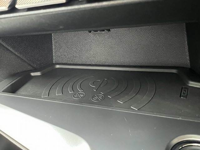 408GT AppleCarPlay/全周囲カメラ/ハンズフリーテールゲート/ステアリングヒーター/シートヒーター/アクティブクルーズコントロール/ワイヤレス充電/パドルシフト/マトリクスLEDヘッドライト 内装他