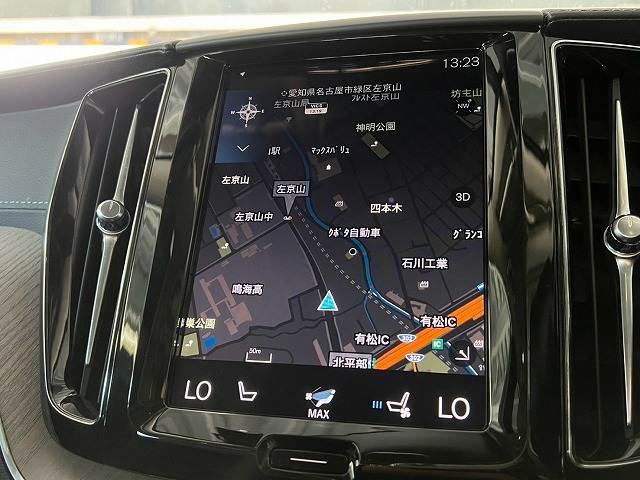 XC60B5 AWD インスクリプション パノラマルーフ/ハーマンカードン/AppleCarPlay/全周囲カメラ/ステアリングヒーター/シートヒーター&ベンチレーション/メモリー付パワーシート/電動リアゲート/HUD/BSM/ETC 内装他