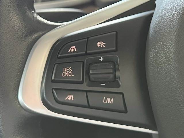 X1ｘＤｒｉｖｅ　１８ｄ　ｘライン　ハイラインＰＫＧ／レーダークルーズコントロール／全周囲カメラ／パワーバックドア／パーキングアシスト／メモリー付きパワーシート／シートヒーター／ワイヤレス充電／クリアランスソナー／ＵＳＢポート／ＥＴＣ 内装他