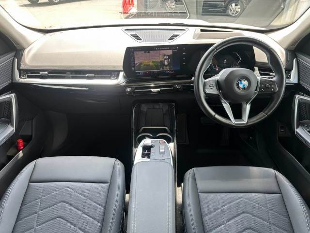 BMWX1ｘＤｒｉｖｅ　２０ｉ　ｘライン　ＡｐｐｌｅＣａｒＰｌａｙ／全周囲カメラ／電動リアゲート／アダプティブクルーズコントロール／ブラインドスポットモニター／パーキングアシストプラス／シートヒーター／メモリー機能付きパワーシート／ＥＴＣ 内装他