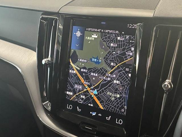 XC60Ｄ４　ＡＷＤ　モメンタム　クライメートパッケージ／ＡｐｐｌｅＣａｒＰｌａｙ／全席シートヒーター／ステアリングヒーター／シートヒーター／電動リアゲート／パーキングアシスト／メモリー付パワーシート／アクティブクルーズコントロール 内装他