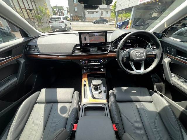 アウディQ5 Sportback40 TDI quattro advanced 内装他