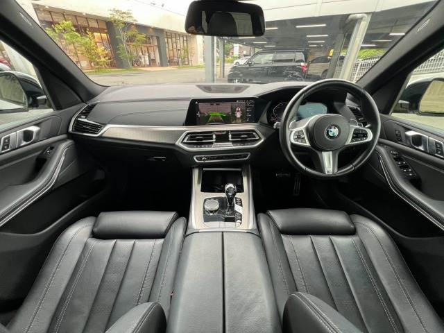 X5ｘＤｒｉｖｅ　３５ｄ　Ｍスポーツ　パノラマルーフ／２１インチＡＷ／ＡｐｐｌｅＣａｒＰｌａｙ／全周囲カメラ／アダプティブクルーズコントロール／電動リアゲート／全席シートヒーター／ブラインドスポットモニター／ヘッドアップディスプレイ 内装他