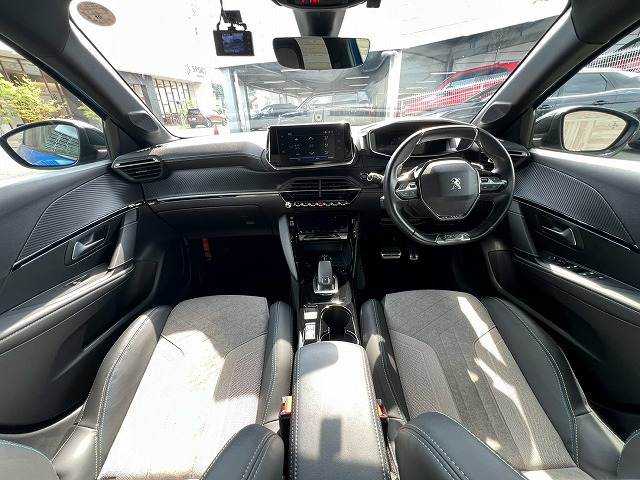 プジョー208GT Line 内装他
