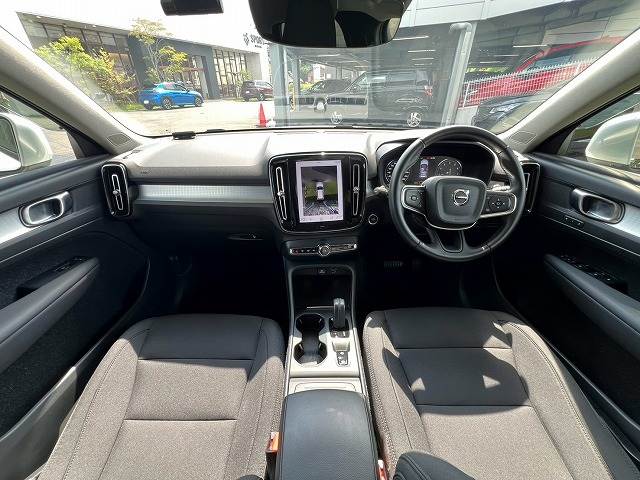 ボルボXC40B4 Momentum 内装他