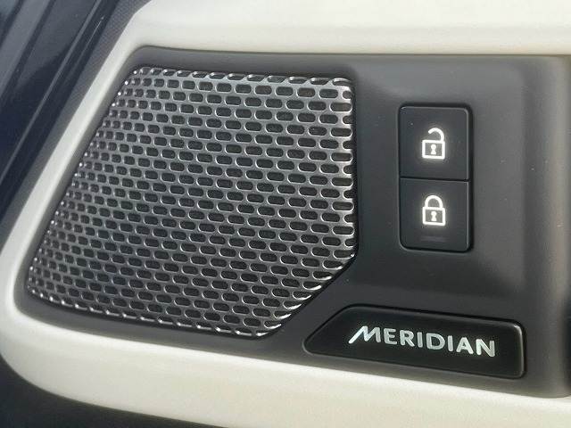DEFENDER90イースナーエディション 特別仕様車/エアサスペンション/メリディアンサウンド/全周囲カメラ/AppleCarPlay/ヘッドアップディスプレイ/シートヒーター/アダプティブクルーズコントロール/ブラインドスポットモニター 内装他
