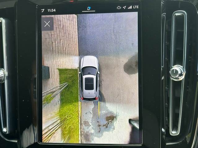 XC40プラス　プロ　Ｂ３　Ｇｏｏｇｌｅナビ／ＡｐｐｌｅＣａｒＰｌａｙ／クライメートパッケージ／ステアリングヒーター／メモリー付パワーシート／電動リアゲート／全周囲カメラ／ワイヤレス充電／前後席シートヒーター／追従クルコン 内装他