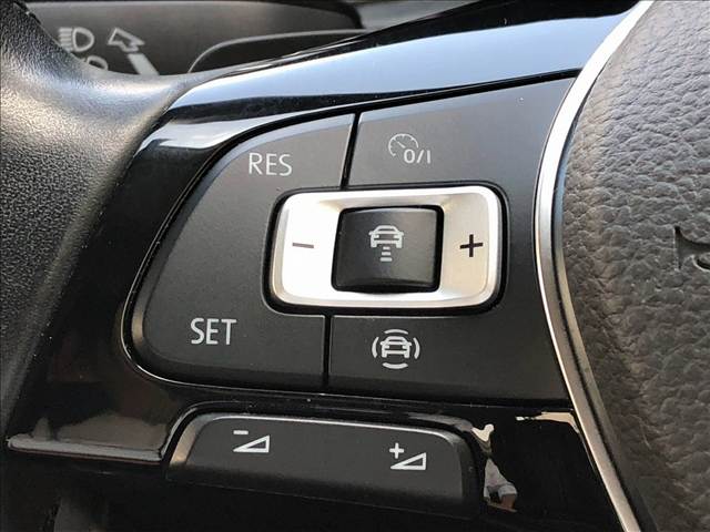 T-RocTDI スタイルデザインパッケージ ディスカバーメディアPKG/AppleCarPlay/フルセグTV/電動トランク/レーダークルーズコントロール/ブラインドスポットモニター/レーンキープアシスト/リアトラフィックアラート/CD・DVD 内装他