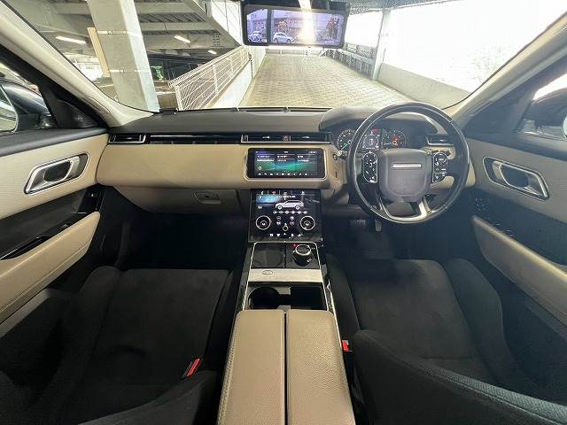 ランドローバーRANGE ROVER VELARSE 180PS ブラックPACK/コールドクラスメートPACK/AppleCarPlay/全周囲カメラ/ステアリングヒーター/フルセグTV/ブラインドスポットモニター/レーダークルーズ/デジタルインナーミラー 内装他