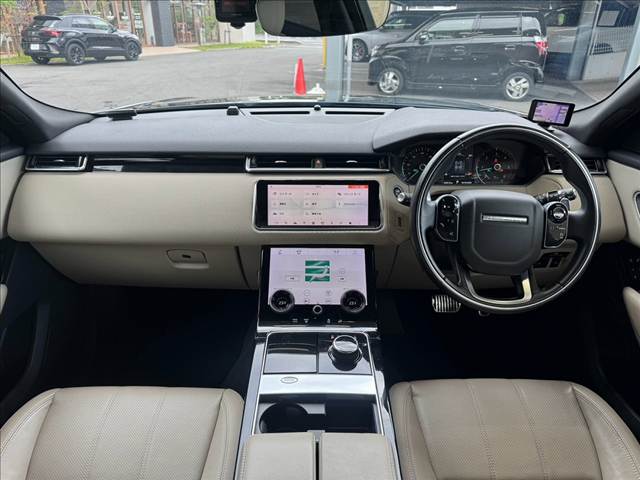 ランドローバーRANGE ROVER VELARR ダイナミック S 180PS メリディアンサウンド/コンビニエンスパック/ドライブプロパック/レーダークルーズ/ブラインドスポット/電動トランク/全周囲カメラ/フルセグ/白革シート/パワーシート/シートヒーター/純正19インチAW 内装他