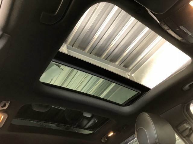 GLC-CLASSＧＬＣ２２０ｄ　４マチック　ＡＭＧライン　パノラミックサンルーフ／全周囲カメラ／アンビエントライト／マルチビームＬＥＤヘッドライト／レーダークルーズ／ブラインドスポットモニター／レーンチェンジアシスト／シートメモリー／シートヒーター 内装他