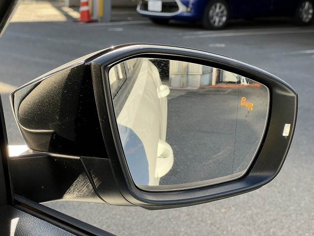 T-RocTDI スポーツ AppleCarPlay/フルセグTV/レーダークルーズコントロール/ブラインドスポットモニター/レーンキープアシスト/フルゼグTV/クリアランスソナー/オートホールド/電動リアゲート/LEDヘッド 内装他