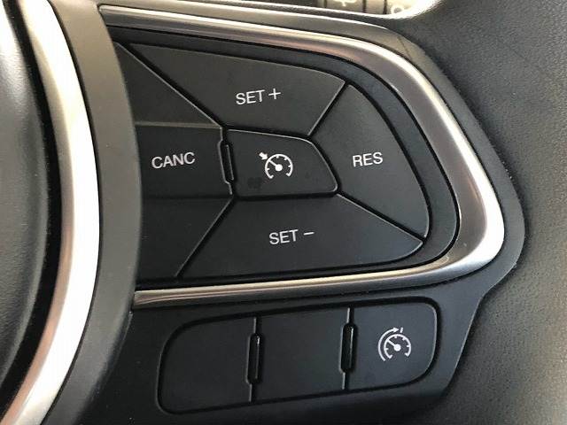 500Xベースグレード AppleCarPlay/シートヒーター/クルーズコントロール/レーンキープアシスト/セーフティードライブアシスト/クリアランスソナー/バックカメラ/アダプティブヘッドライト/スマートキー 内装他