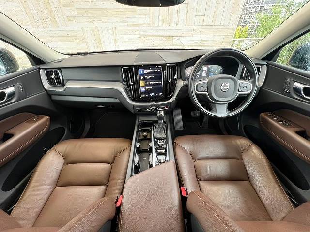 ボルボXC60□D4 AWD Momentum 内装他