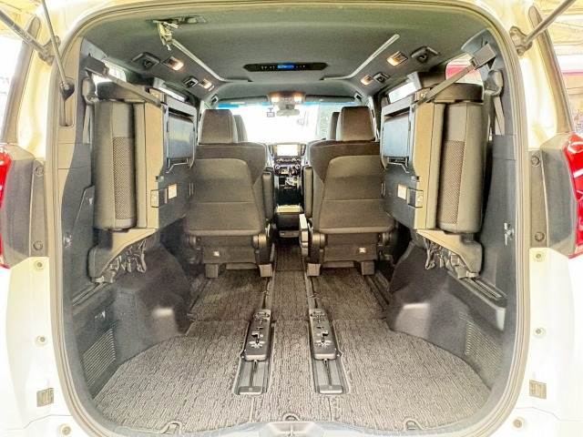 トヨタ アルファードの画像12