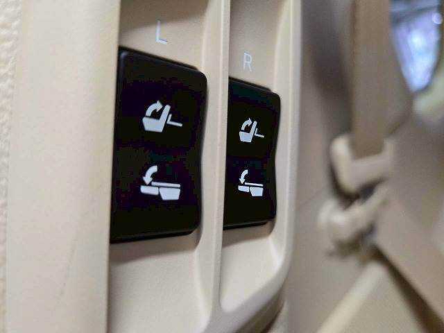 トヨタ ランドクルーザープラドの画像16