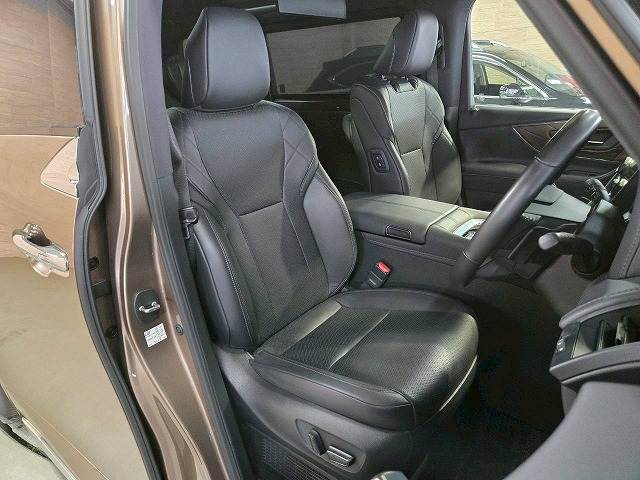 トヨタ アルファードハイブリッドの画像9