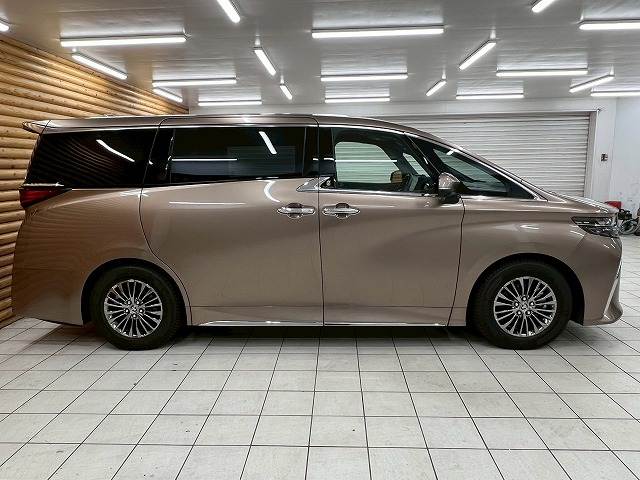 トヨタ アルファードハイブリッドの画像18