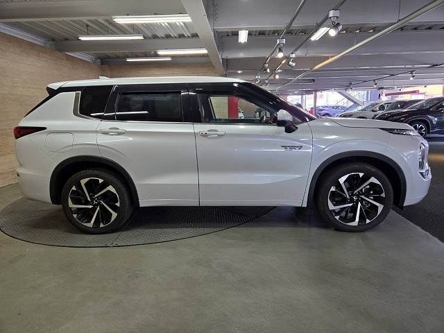 三菱 アウトランダーPHEVの画像18