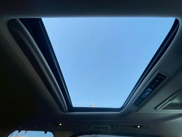 トヨタ ヴェルファイアの画像4