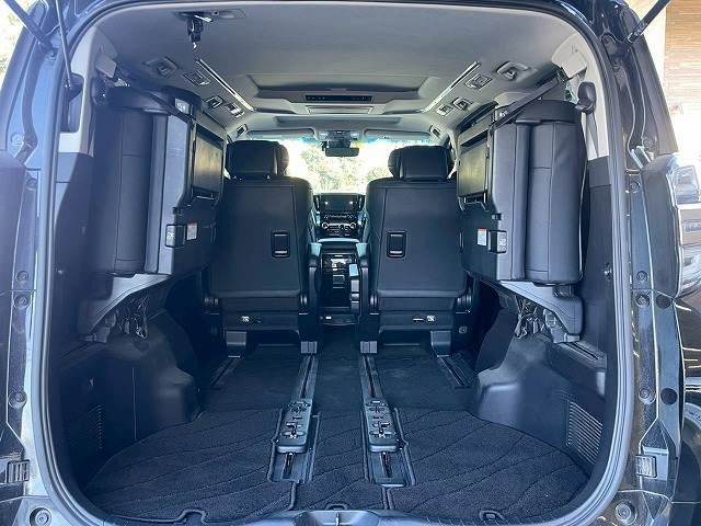 トヨタ ヴェルファイアの画像13