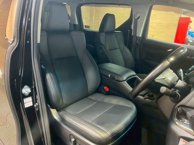 トヨタ ヴェルファイアの画像9