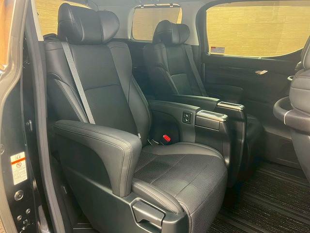 トヨタ ヴェルファイアの画像10