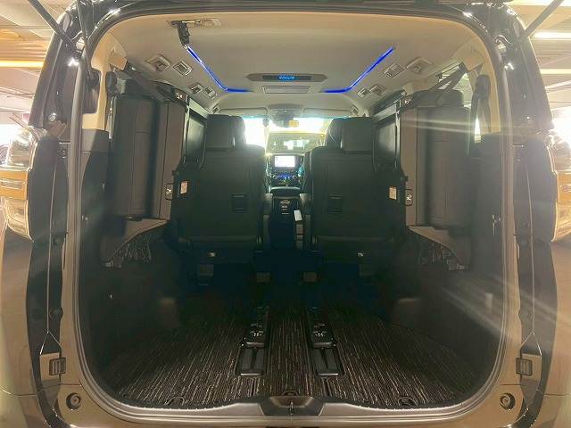 トヨタ ヴェルファイアの画像20