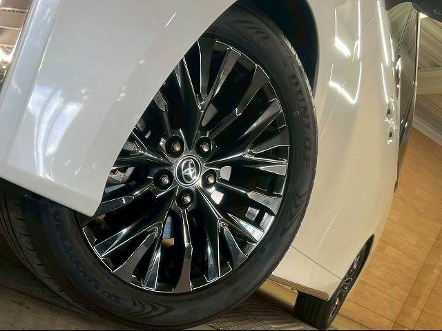 トヨタ ヴェルファイアハイブリッドの画像12